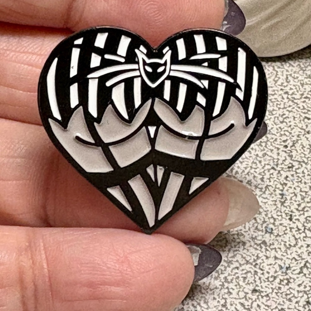 SEXY BUM Heart-Shaped Black and White enamel pin